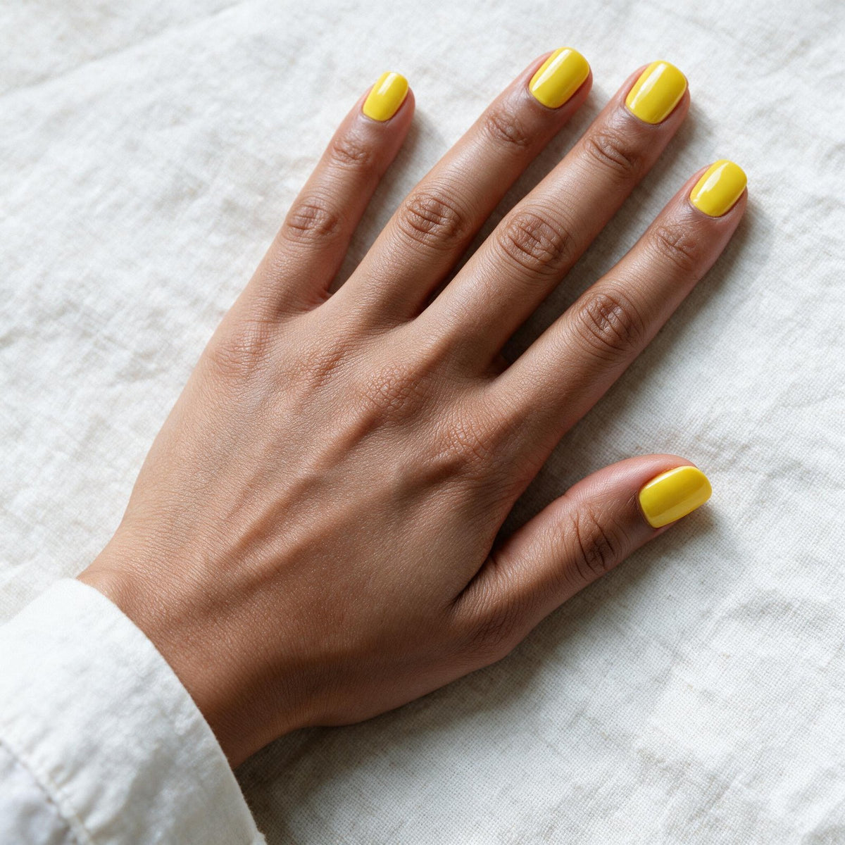 Daffodil Daylight gel nail wraps