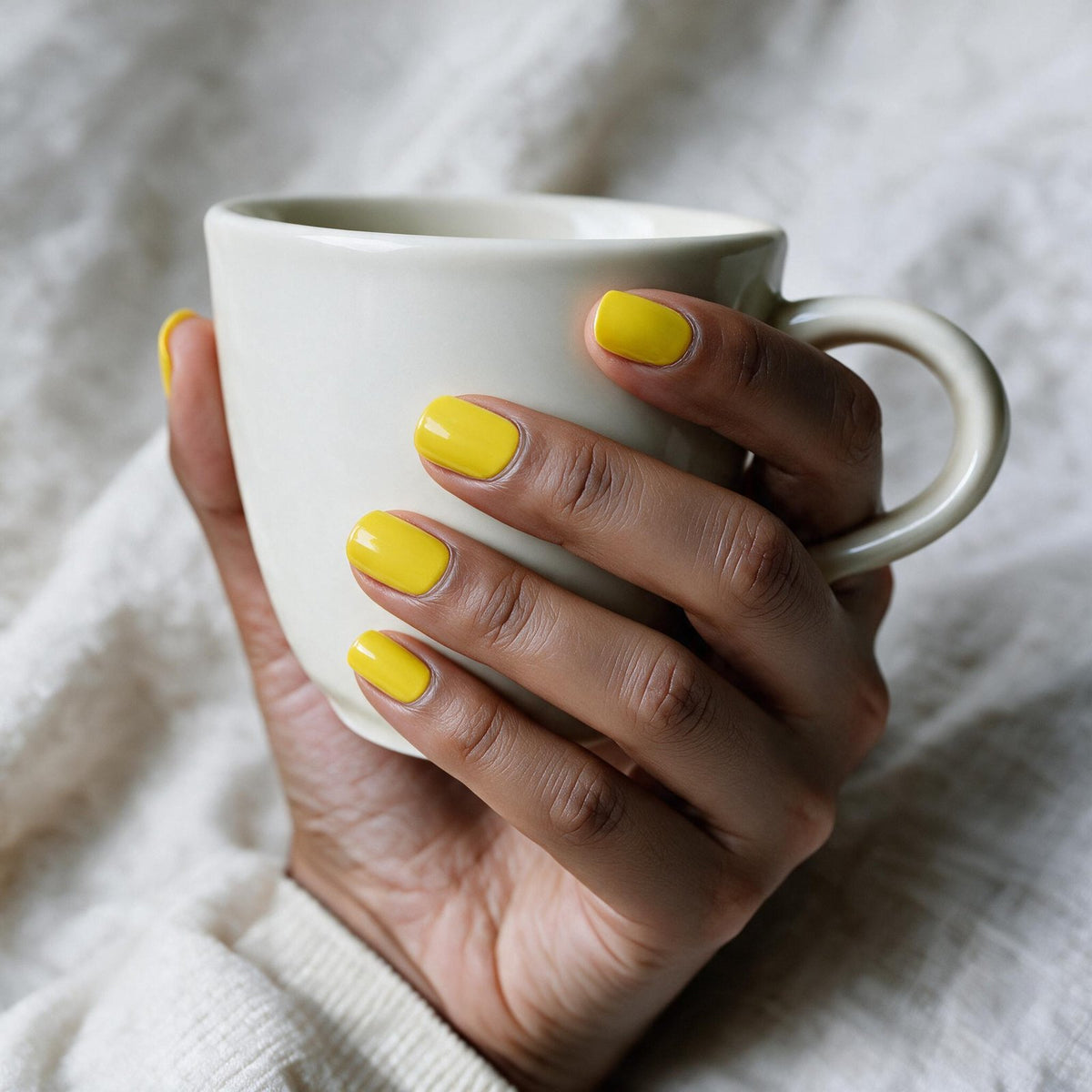 Daffodil Daylight gel nail wraps